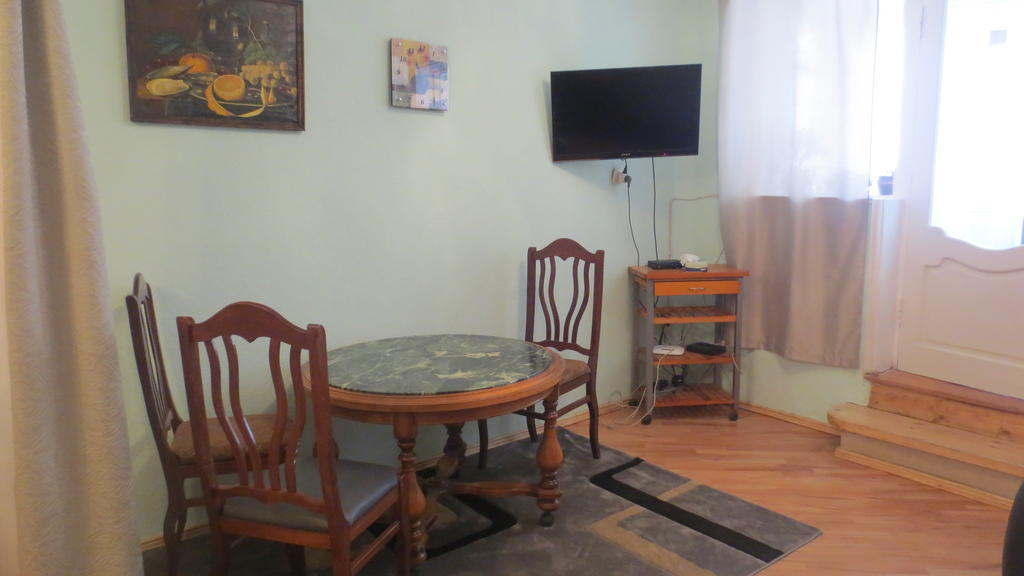 Evrika Apartments On Rustaveli Avenue Tbilisi Rum bild