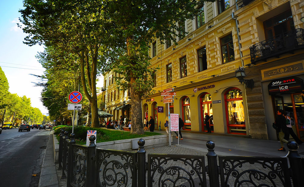 Evrika Apartments On Rustaveli Avenue Tbilisi Exteriör bild